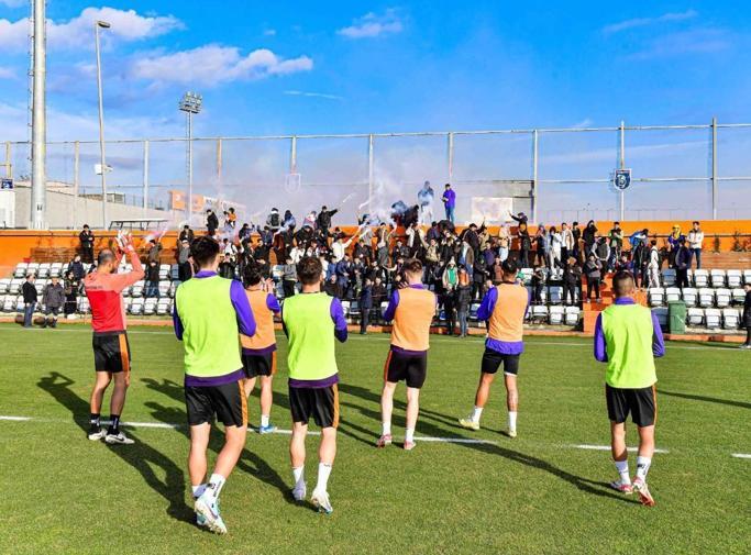 Başakşehir taraftarından Galatasaray maçı öncesi takıma destek